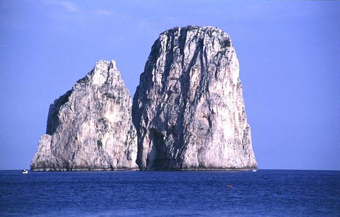 Ida and Audun swimming, Capri