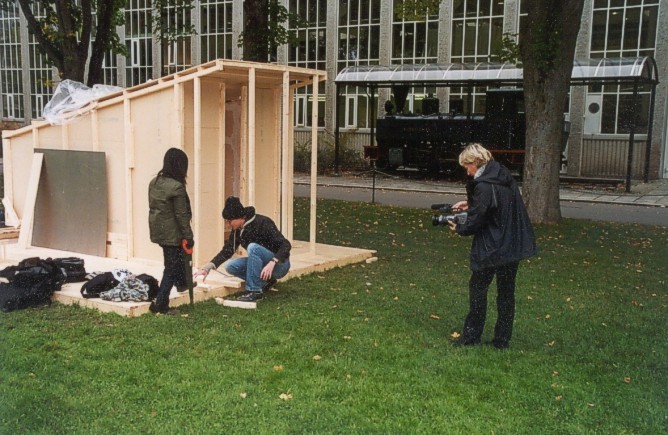 Woman filming Tomoko and Tomas