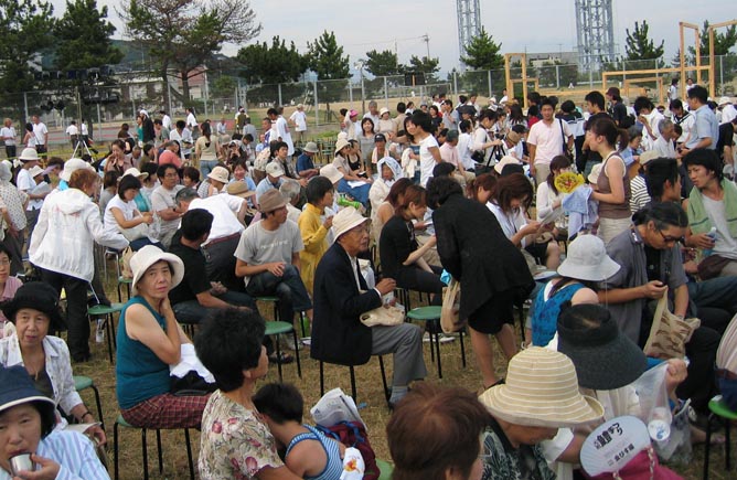 Performance day: Crowds