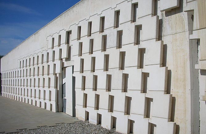 Igualada Cemetary, Enric Miralles with Carme Pinos