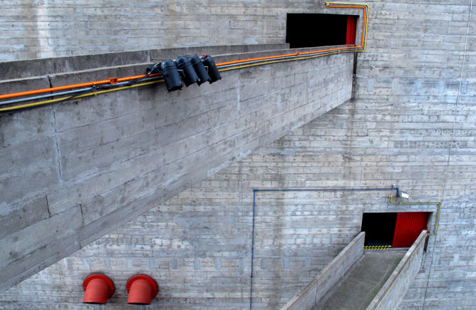 Lina Bo Bardi: SESC Pompeia, Sao Paulo