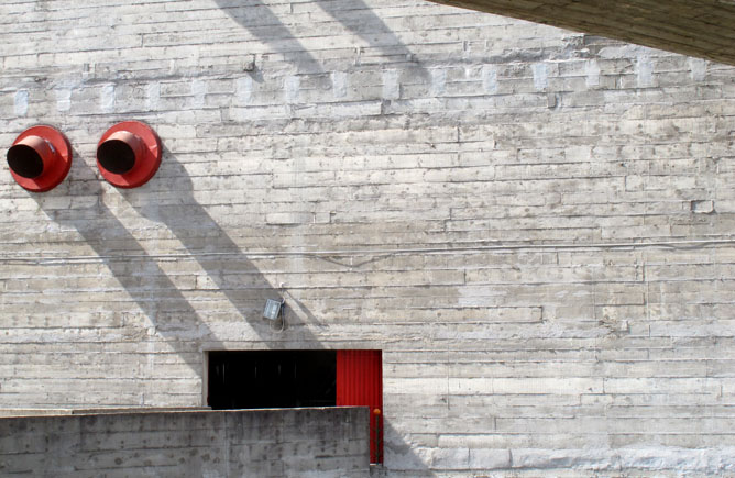 Lina Bo Bardi: SESC Pompeia, Sao Paulo