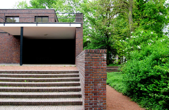 Mies van der Rohe: Haus Lange and Haus Esters, Krefeld