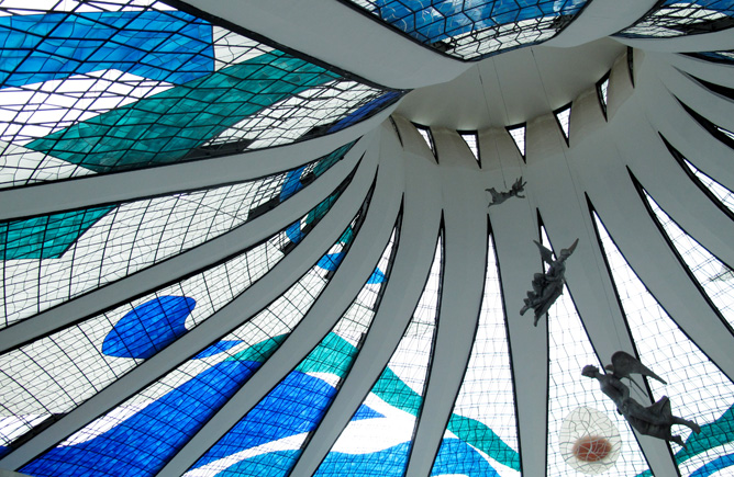 Oscar Niemeyer: Catedral Metropolitana Nossa Senhora Aparecida, interior