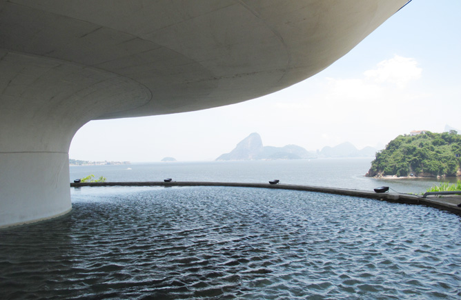 Oscar Niemeyer: MAC - Museu de Arte Contemporânea de Niterói