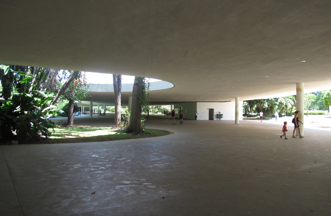 Oscar Niemeyer: Grande Marquise, Parque Ibirapuera, São Paulo